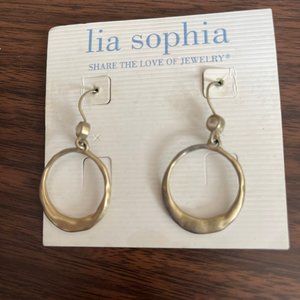 COLLATERAL Retired lia sophia earrings